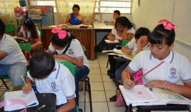 Más de 800 mil estudiantes de todos los niveles educativos regresan a