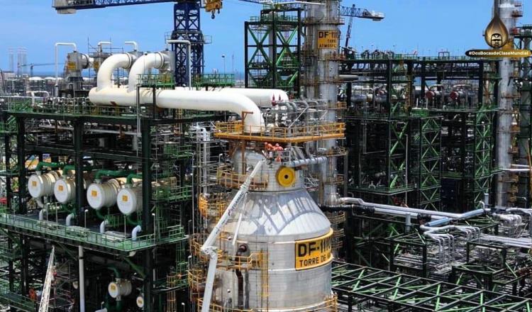 Refinería Olmeca tiene capacidad de producir 295 mil barriles diarios