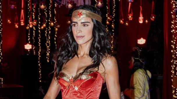 Bárbara de Regil le hace el feo al Día de Muertos prefiere Halloween