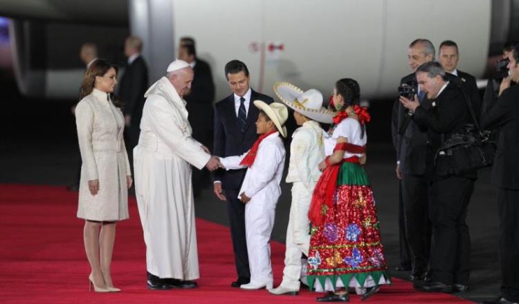 ¡México de fiesta! Llega el Papa Francisco sin contratiempos