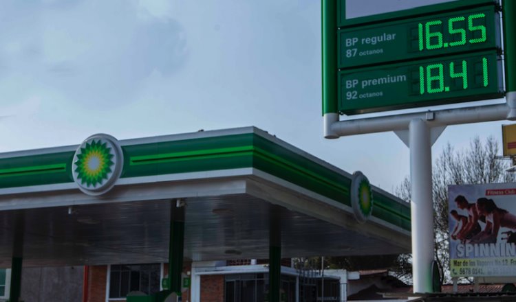 ‘No hay aumentos desordenados en precio de gasolinas’, afirma SHCP