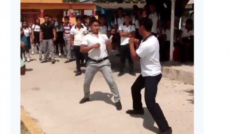 Suspenden 15 días a alumno del COBATAB grabado peleando con estudiante del CECYTE