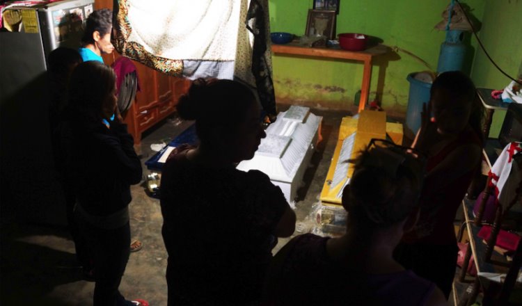 Van 14 víctimas tras desplome de helicóptero en Oaxaca
