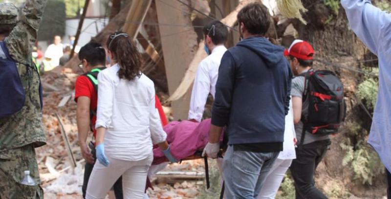 Fallecen dos personas en la CDMX tras sismo