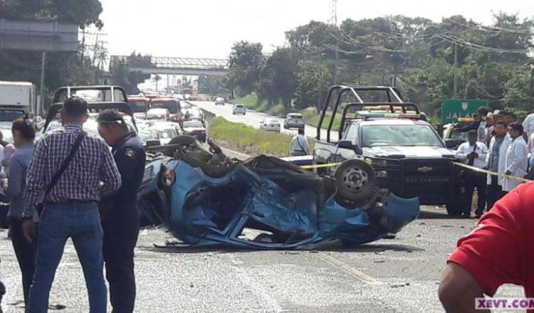 Camioneta se impacta contra automóvil en retorno de la Teapa-Villahermosa; un muerto el saldo