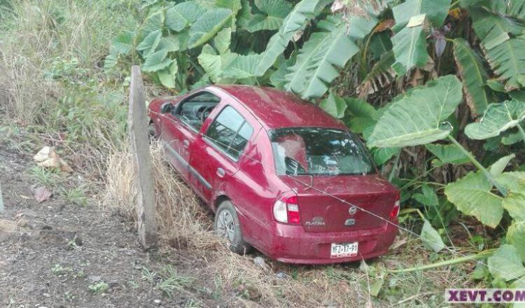 Doctor se duerme al volante y se sale de la carretera Cárdenas-Villahermosa