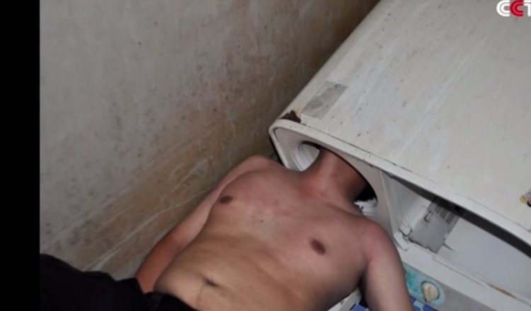 Rescatan en China a hombre atrapado en una lavadora
