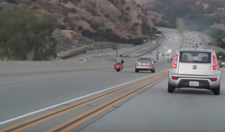 Discusión causa accidente de tránsito en California
