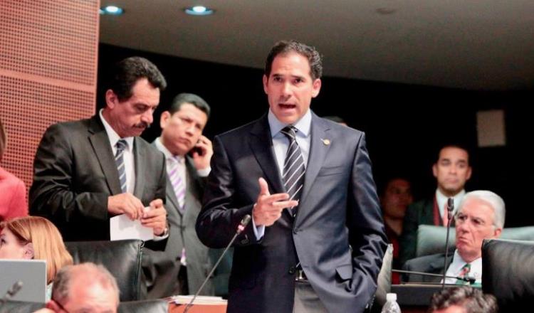 El senador del PVEM Pablo Escudero pide licencia