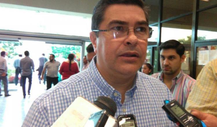 Críticas a Pancho Peralta, por visión corta, afirma De la Vega