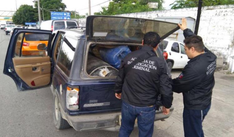 Aseguran camioneta con hidrocarburo robado en Cárdenas