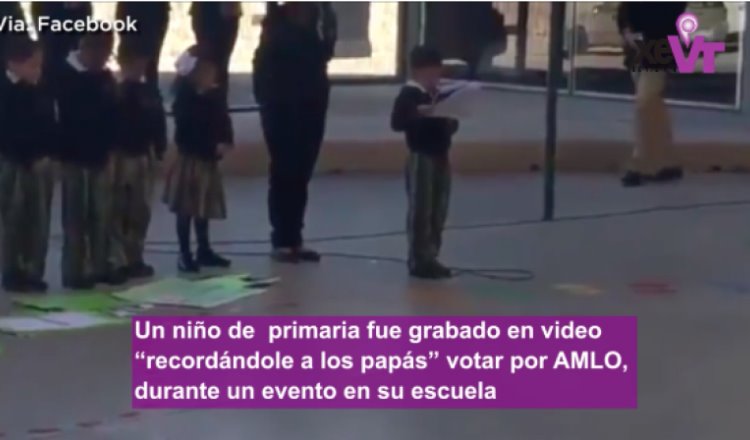 Niño recuerda a papás votar por AMLO en discurso escolar