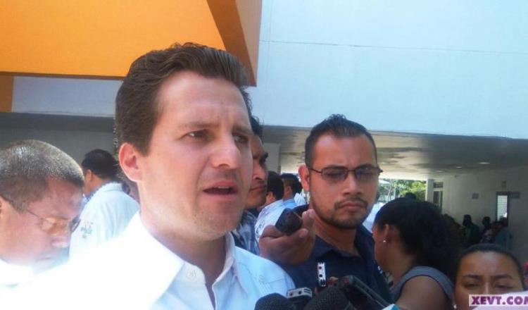 ‘Promete’ ayuntamiento acabar con los baches de Villahermosa… en 3 ó 4 meses