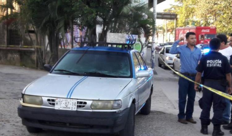 Baleado pereció un hombre abandonado en auto en la Miguel Hidalgo