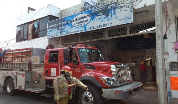Controlan bomberos fuga de gas en establecimiento del Centro de Villahermosa
