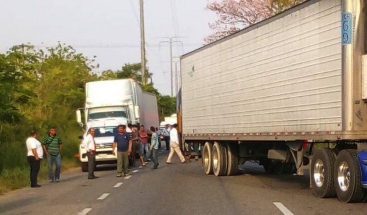 Muere arrollado por un tráiler en la carretera Villahermosa-Cárdenas