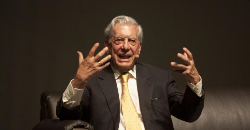 Posible triunfo de AMLO, un retroceso para la democracia: Vargas Llosa; Obrador, le responde