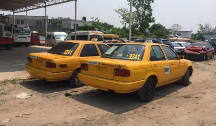 Taxistas insistirán a SCT a retirar unidades piratas