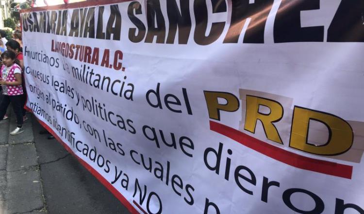 Reportan renuncia de 20 mil militantes del PRD