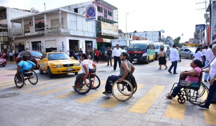 Realiza Ayuntamiento de Centro rodada en el nuevo mercado para personas con discapacidad 