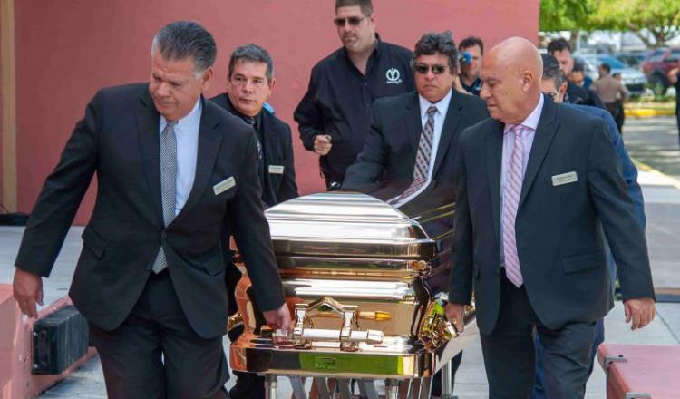 Llegan hoy a México los restos de José José… para homenajes