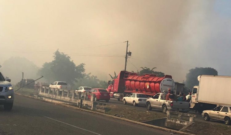 Se incendian pastizales en la vía corta a Cunduacán y en Reforma, Chiapas