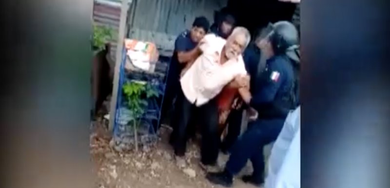Desalojo en Acachapan deja 2 detenidos; acusan violencia de los uniformados