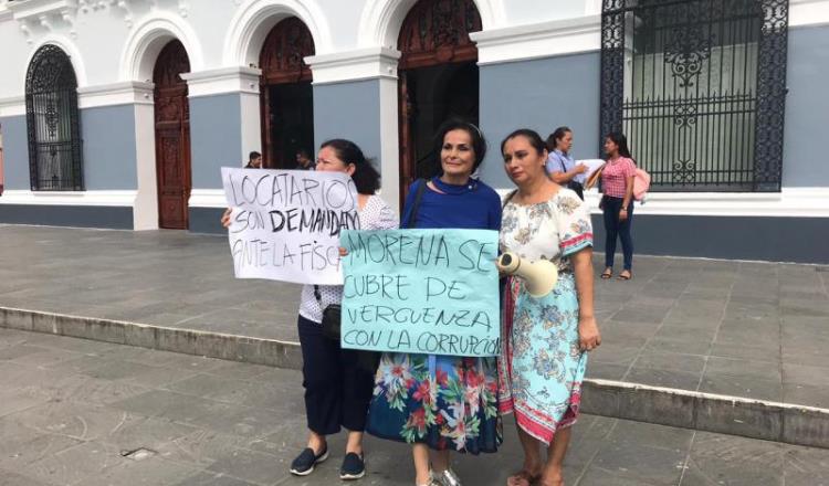 Denuncian locatarios corrupción en distribución de locales en Pino Suárez