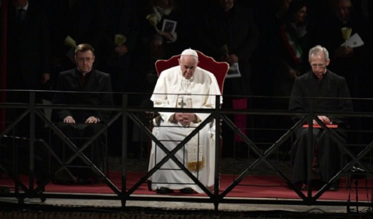 Papa Francisco presidió celebración de la Pasión de Cristo 