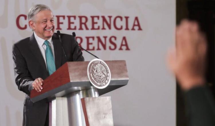 Llama Obrador al Senado a revisar que sus trabajadores no ganen más que él