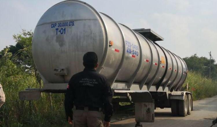 Aseguran pipa cargada con 27 mil litros de hidrocarburo robado en Cárdenas
