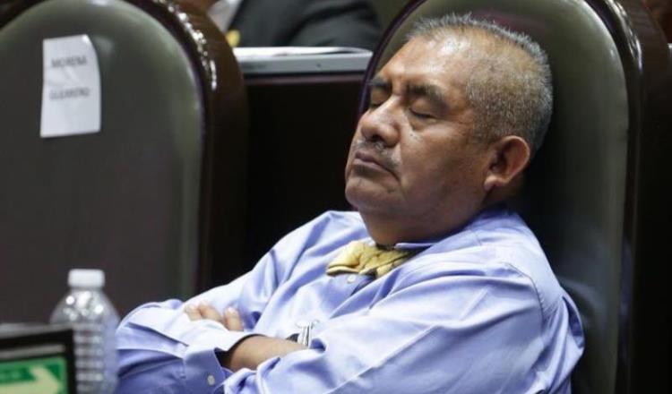 Después de comer entran unas ganas de siesta bien sabrosa, justifica diputado en el Congreso