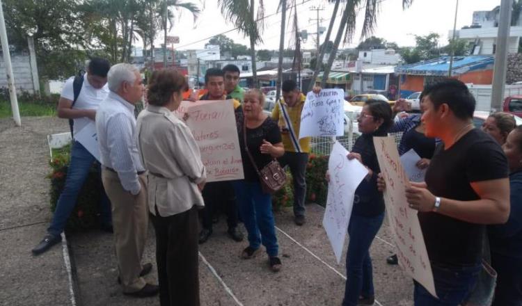 Protestan militantes del PRI; exigen pagos por apoyo de campaña 