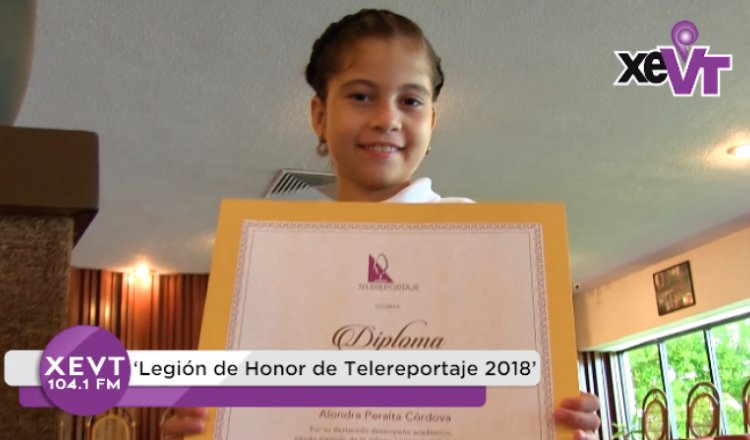 Entregan reconocimientos a integrantes de la Legión de Honor de Telereportaje Generación 2017-2018