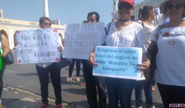 Demandan jubilados del SNTE pago del seguro de vida maestro Tabasqueño