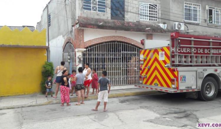 Salvan bomberos a anciana de morir calcinada en La Manga