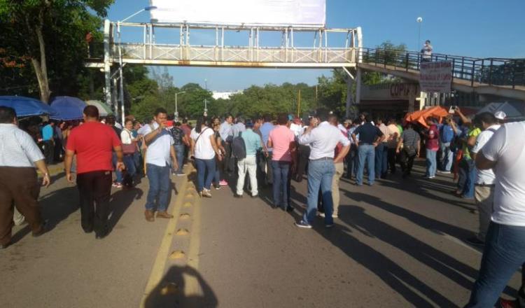 Administrativos de la SETAB regresan a las calles… ahora exigen nivelación salarial