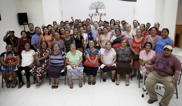 Asigna ayuntamiento de Centro espacio a vendedores semifijos en el nuevo Pino Suárez