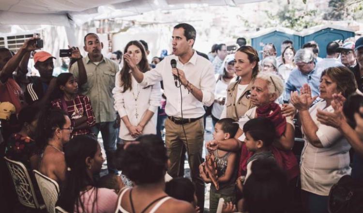 Ordena Guaidó a ejército dejar de hacer el ridículo y permitir ayuda humanitaria en Venezuela