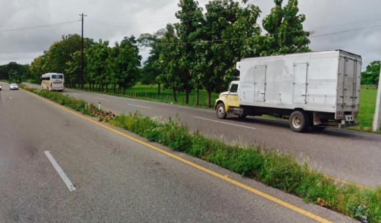 Roban violentamente camioneta de empresa de lácteos en Cunduacán
