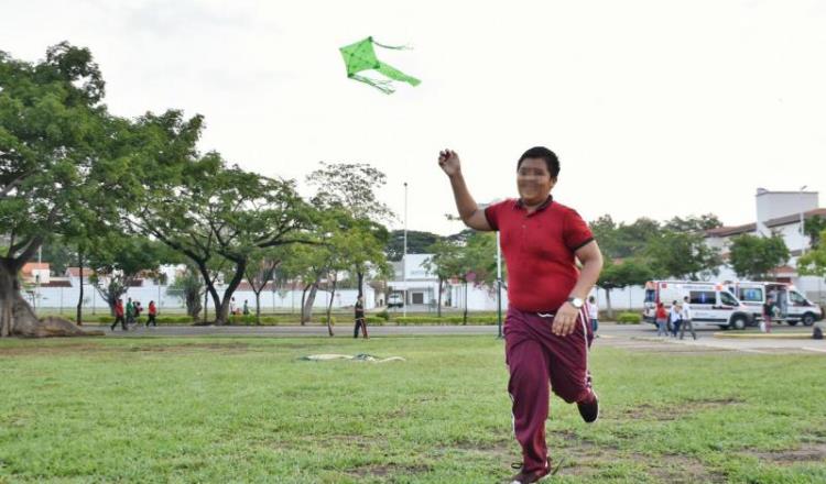 Imagen del día: ‘Niños disfrutan de volar papagayos’