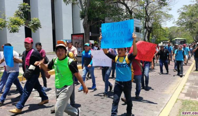 Protestan trabajadores meritorios de Limpia; demandan contratación y servicio médico