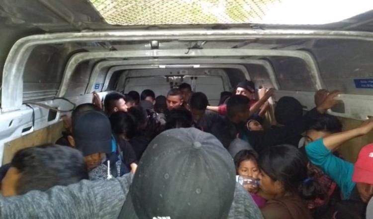 Aseguran a 53 migrantes en el periférico de Villahermosa