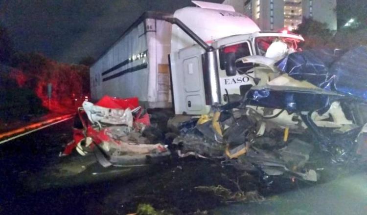 Aumenta a 10 el número de muertos del mega accidente en la México-Toluca 