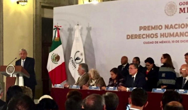 Obrador anuncia plan para evitar extorsiones a migrantes mexicanos