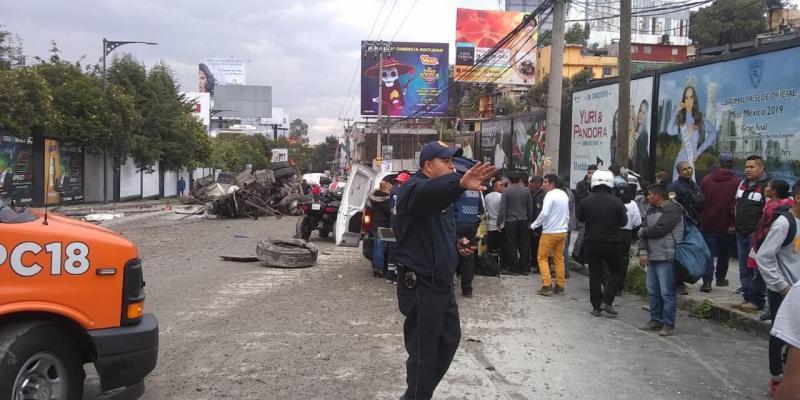 Deja carambola en la autopista México-Toluca 15 heridos