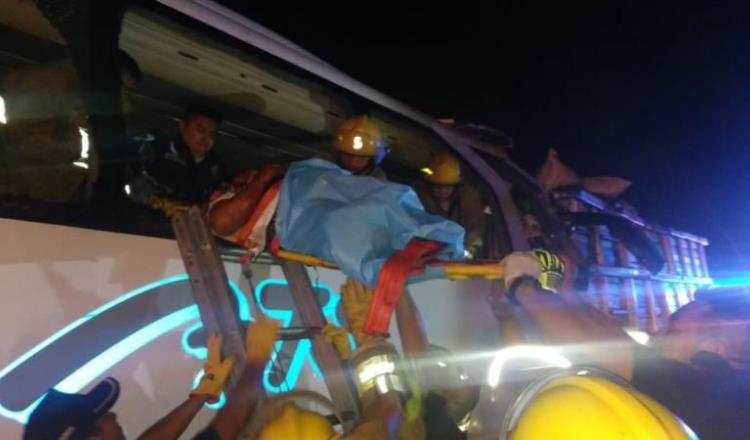 Mueren cinco personas en accidente de autobús en la carretera a Ciudad del Carmen