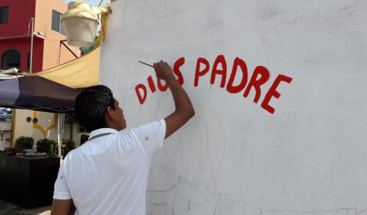 Jóvenes católicos expresan mensajes de paz mediante pinturas 
