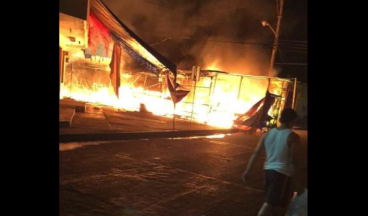 Niega ayuntamiento de Paraíso, pérdida total, tras incendio del mercado municipal