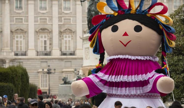 Termina Lele la muñeca artesanal Mexicana su gira por 3 continentes